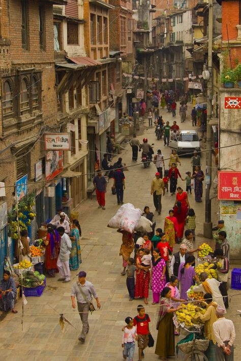 Katmandu - Nepal just cuz i wanna say I've been to cat-man-dooooooooo!! Monte Everest, Travel People, Nepal Kathmandu, Kathmandu Valley, Walking Down The Street, Landlocked Country, Nepal Travel, Street Life, South Asia