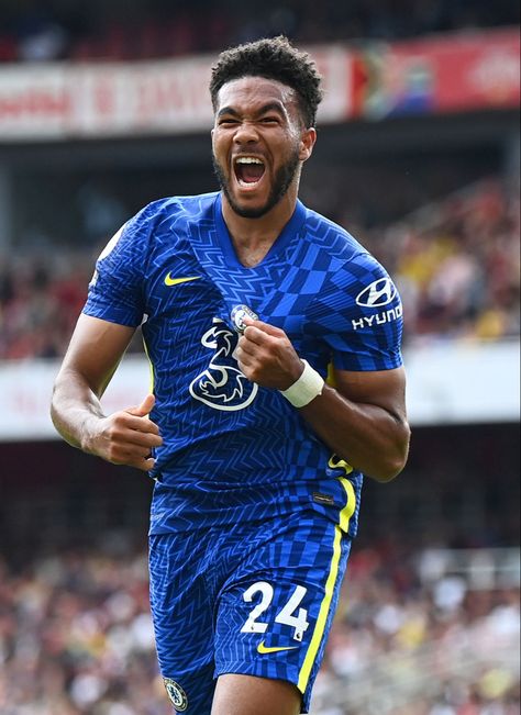 Reece James, Chelsea Wallpapers, Chelsea Football Club, Sports Images, Chelsea Football, Chelsea Fc, Best Player, Football Club, Arsenal