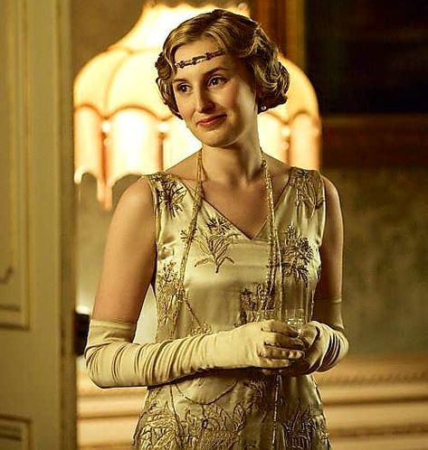 Laura Carmichael as Lady Edith, Downton Abbey (2010-2015) . . . . . #downtonabbey #downton #abbey #downtonabbeyfilm #downtonabbeymovie… Lady Edith Crawley, Downtown Abbey Fashion, Edith Crawley, Downton Abbey Costumes, Downton Abbey Movie, Downton Abbey Dresses, Lady Sybil, Laura Carmichael, Downton Abbey Fashion