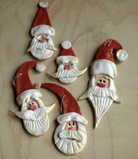 Dough Art, Clay Christmas Decorations, Ceramic Christmas Decorations, Pottery Ornaments, Kids Clay, Polymer Clay Ornaments, Kids Pottery, Pottery Handbuilding, Christmas Clay