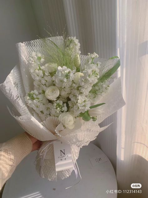 Money Bouquet, Green Bouquet, Boquette Flowers, Small Bouquet, Flower Therapy, Luxury Flowers, Bunch Of Flowers, Beautiful Bouquet, Love Flowers