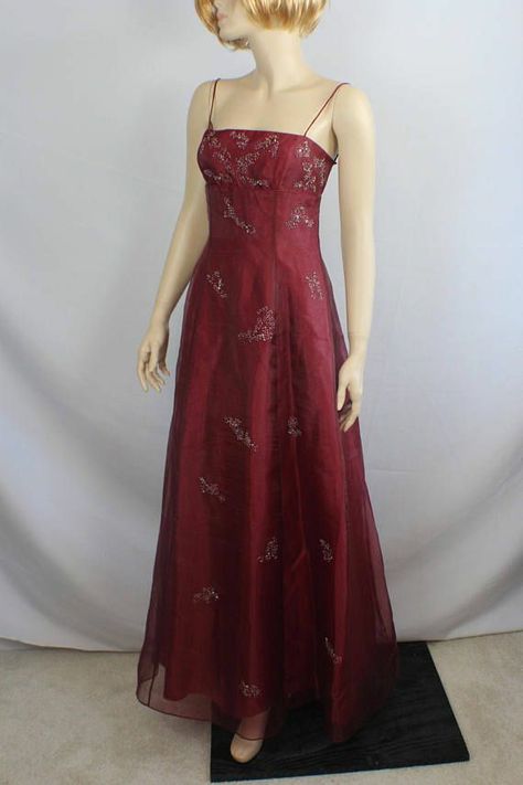 1990s Prom Dress, Vintage Style Prom Dresses, 2000s Prom, 90s Prom Dresses, Dresses 90s, Medieval Things, Hedda Gabler, College Au, 90s Prom Dress