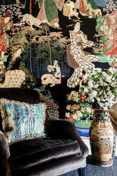 NEW! #premiumwallpaper #luxurywallpaper #mindthegap #curatorscabinet #interiordesign Geisha Wallpaper, Geisha Samurai, Kimono Set, Chinoiserie Wallpaper, Japanese Characters, Mind The Gap, Beautiful Forest, Art Japonais, Wallpaper Direct