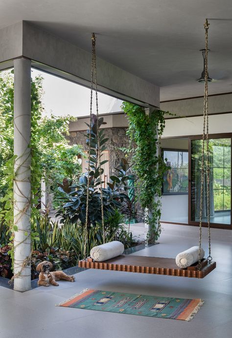 A farmhouse in Ahmedabad puts a modern twist on ‘Pol’ architecture | Architectural Digest India Indian Houses, India Home Decor, Indian Home Design, Indian Home Interior, Indian Homes, House Outside Design, Village House Design, Design Exterior, Balcony Design