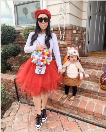 Pregnant Mom Costumes, Halloween For Pregnant Women, Creative Pregnant Halloween Costumes, Pregnant And Toddler Halloween Costume, Pregnant Women Costumes For Halloween, Preggo Halloween Costume, Pregnant Gumball Machine Costume, Scary Pregnant Halloween Costumes, Easy Maternity Halloween Costumes