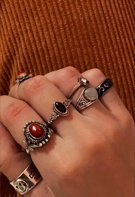 Pirate Nails Ideas, Grunge Rings Aesthetic, Pirate Rings, Hippie Ring, Grunge Jewelry, Edgy Jewelry, Indie Jewelry, Estilo Hippie, Dope Jewelry