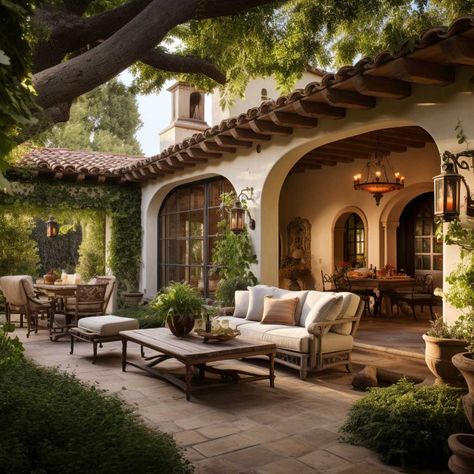 Hacienda Front Yard, Mexico House Exterior Hacienda Style, Mediterranean Houses Exterior, Latin Style Home, Moody Spanish Interior, 1920 Spanish Style Homes, Spaniard Style Home, Spanish Colonial Style Homes Exterior, Hacienda Style House Plans