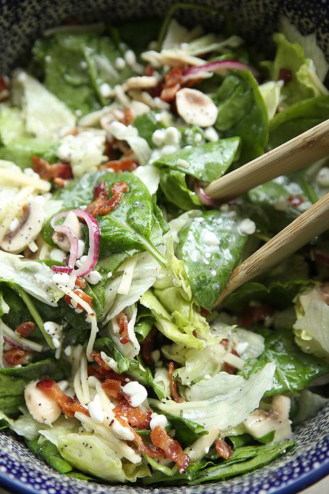 Spinach Poppy Seed Salad - Real Life Dinner Marinated Red Onions, Blueberry Jello Salad, Poppy Seed Salad, Poppyseed Salad, Snicker Apple Salad, Cheese Mushrooms, Cottage Cheese Salad, How To Make Spinach, Seed Salad