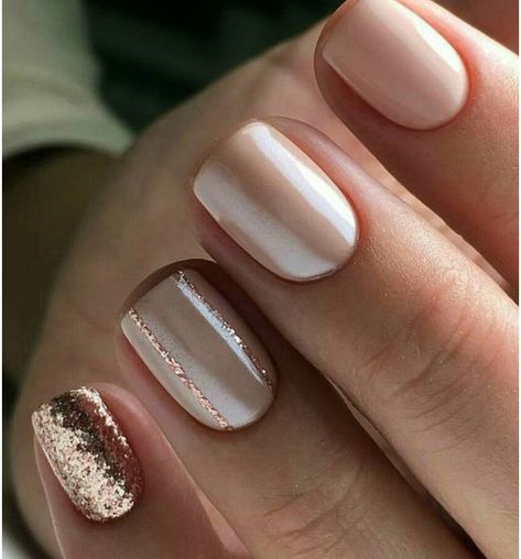 Pink Gold Nails, Ongles Beiges, Everyday Nails, Rose Gold Nails Design, Golden Nails, Gold Nail Designs, Shaped Nails, Nails Easy, Nails 2022