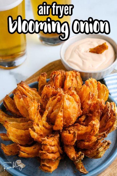 Onion Air Fryer, Air Fryer Blooming Onion, Blooming Onion Recipes, Air Fryer Recipes Appetizers, Air Fryer Recipes Snacks, Air Fryer Cooking Times, Blooming Onion, Air Fried Food, Air Fryer Oven Recipes