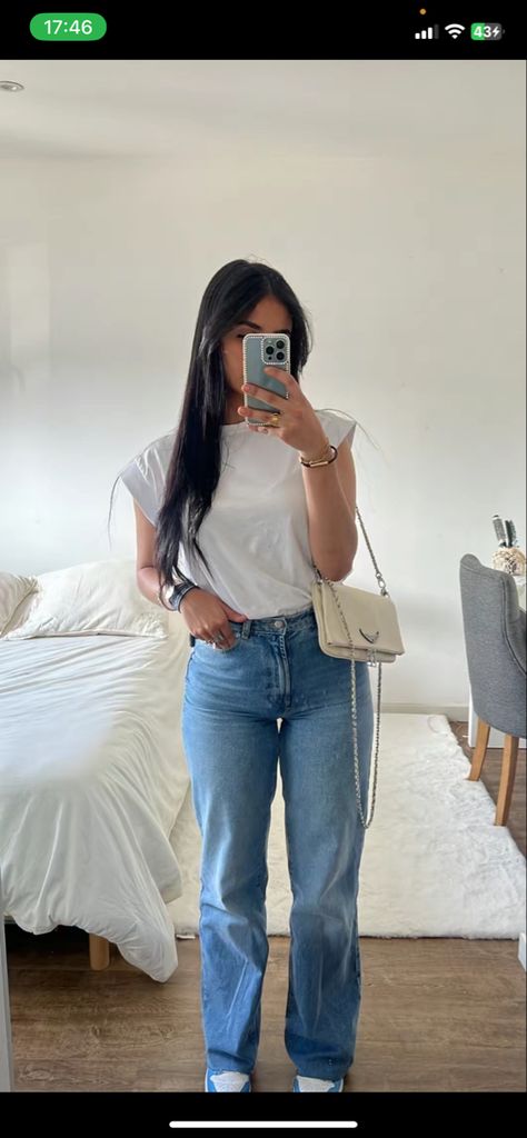 Jean Bleu Outfit, Ootd Jean, School Fit, Outfit Jeans, Ootd Summer, School Fits, Winter Fits, Dress Codes, Old Money