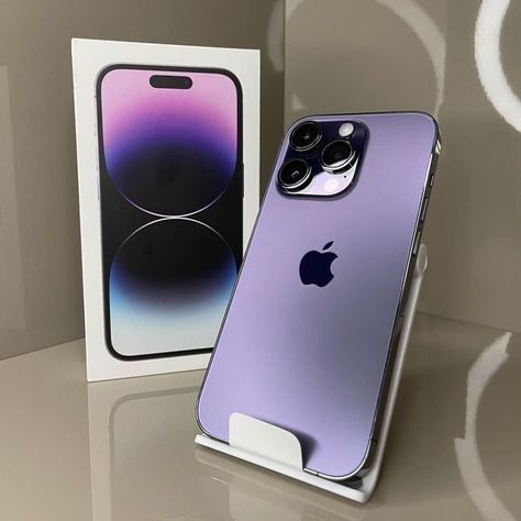 Iphone 13 Pro Purple, Phone Obsession, Galaxy Flip, Apple Iphone Accessories, Tech Aesthetic, Purple Iphone, Iphone Life, Iphone Obsession, Body Smells