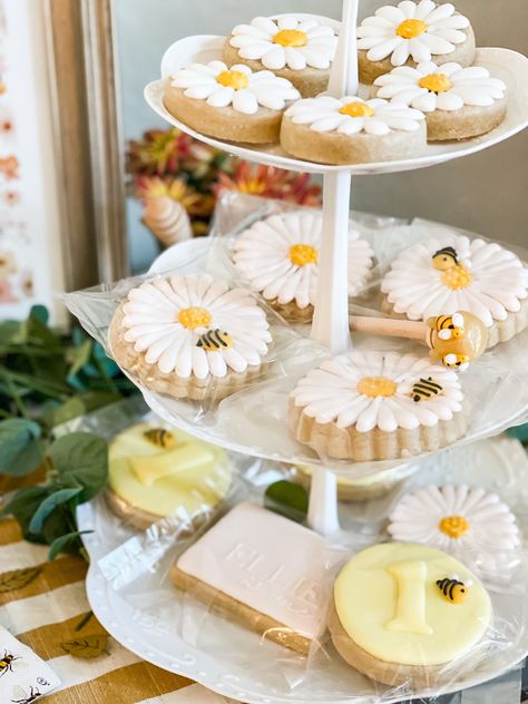 Daisy And Bee Themed Birthday Party, Honey Bee Is Three, Bee And Daisy Birthday Theme, Daisy And Bee Birthday, First Bee Day Decorations, First Bee Day Cookies, Bee First Birthday Party Girl, 1st Bee Day Party Ideas Girl, Happy Bee Day First Birthdays