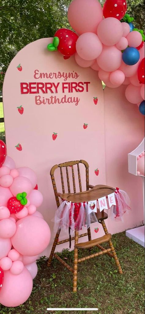 Berry First Birthday Party Backdrop, Berry First Birthday Photo Backdrop, Berry First Birthday Arch Backdrop, My Berry First Birthday Photoshoot, Berry First Birthday Balloons, Strawberry First Birthday Pictures, Strawberry 1st Birthday Photoshoot, Berry First Birthday Backdrop, Strawberry Photoshoot