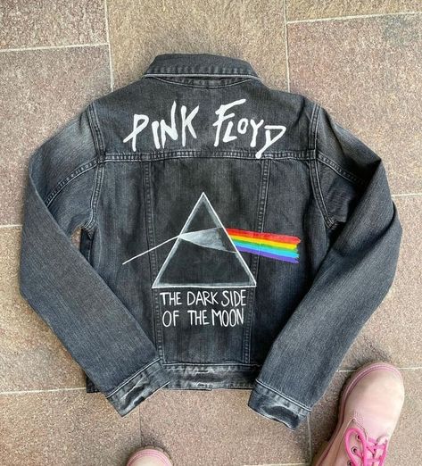 Jeans Jacket Aesthetic, Painted Jean Jacket Ideas, Jeans Jacket Painted, Jean Jacket Painted, Denim Jacket Painted, Painted Jean Jacket, Jean Jacket Diy, Custom Jeans Diy, Custom Jean