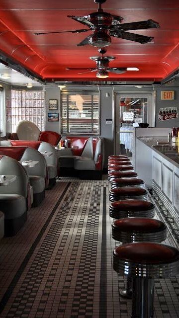 Old Timey Diner, Tulsa Oklahoma Aesthetic, Diner Aesthetic, 50s Diner, Diner Decor, Route 66 Road Trip, Vintage Diner, American Graffiti, Retro Diner