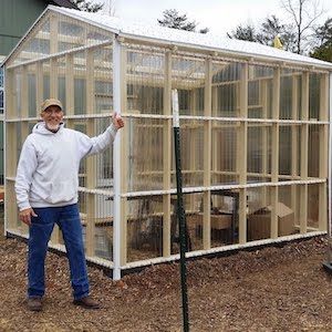 Extend your growing season with these cheap and easy DIY Greenhouse ideas. There are full tutorials and plans for cold frames, a-frames, lean-to's, miniature greenhouses, and much more. Many of these greenhouses use cheap building materials like pallets and repurposed materials like windows or doors. There are different size greenhouse projects to choose from, so whether you have tons of space or are looking for small greenhouse ideas, there are plenty of backyard greenhouse ideas for everyone. Diy Greenhouse Windows Building, Screened In Greenhouse, Easy Cheap Greenhouse, Free Diy Greenhouse Plans, Greenhouse Lean To Shed, Shelving In Greenhouse, Diy Wood Greenhouse Plans, Building A Greenhouse Cheap, Turning A Shed Into A Greenhouse