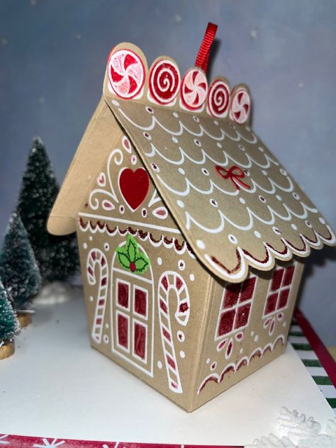 Ginger Bread Cardboard, Ginger Bread Cardboard House Ideas, Gingerbread House Box Ideas, Gingerbread Craft, Cardboard Decor, Gingerbread House Craft, Cardboard Gingerbread House, Xmas Hampers, Red Decorations