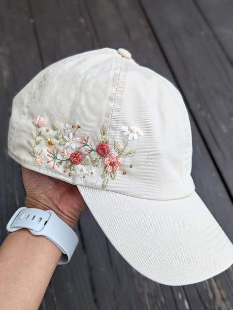 Embroidery On Cap Diy, Embroidery Ideas For Shirts, Embroider Hat Diy, Diy Hat Embroidery, What To Embroider On, Embroidery On Clothes Ideas, Embroidery Hat Ideas, Hand Embroidered Hat, Embroidery Clothes Ideas