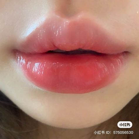 Plump Lips Naturally, Heart Shaped Lips, Lip Types, Lips Inspiration, Glossy Lips Makeup, Botox Lips, Korean Lips, Pretty Nose, Lip Tutorial