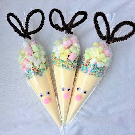 Easter Sweet Cone Bags - Pink Bunny Candy Cones - Kids Birthday Party Favors - DIY Hot Chocolate - Gift for Friends - Girl Baby Shower Ideas

White Vanilla Hot Chocolate Sweet cone bags full of all the ingredients you need to create the most delicious cup of hot chocolate at home! Easter Sweet Cones, Vanilla Hot Chocolate, Easter Candy Gifts, Kids Party Treats, Diy Birthday Party Favors, Creative Easter Baskets, Easter Basket Crafts, Sweet Cone, Diy Hot Chocolate