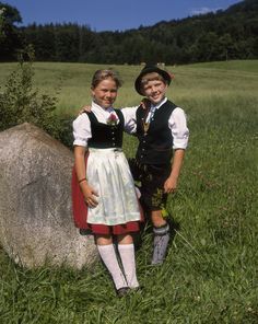 Hansel and Gretel Hansel And Gretel Costumes, Lederhosen Kids, Traditional German Clothing, German Traditional Dress, South Germany, German Costume, German Outfit, Oktoberfest Party, German Girl