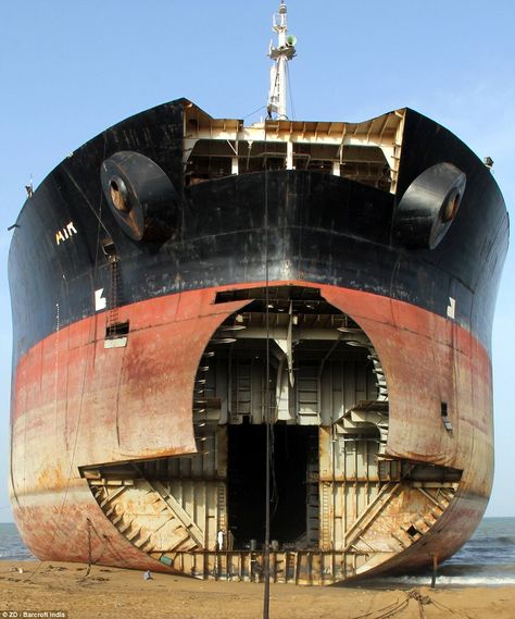 World's biggest ship graveyard - where huge tankers and cruise liners are scrapped on the shorefront and workers toil for £2 a day Tanker Ship, Ship Breaking, Oil Platform, Sea Port, Cruise Liner, Abandoned Ships, Merchant Marine, Ghost Ship, Post Apocalypse