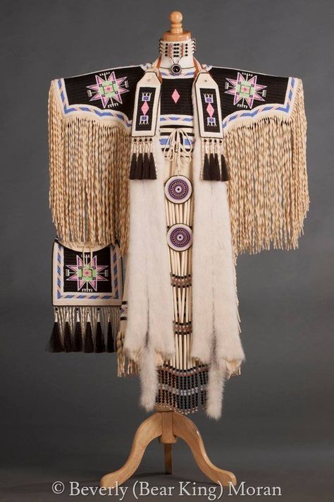 Native American Wedding Dress, Native American Style Outfits, Powwow Outfits, American Indian Clothing, Bear King, Native Outfits, Native American Wedding, Native American Dress, Powwow Regalia