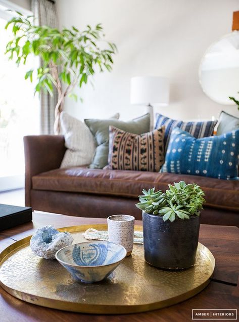 Pillows On Leather Couch, Amber Interiors Living Room, Dark Leather Sofa, Downtown House, Pillow Combo, Amber Interiors Design, Leather Sofa Living Room, Moody Interiors, Brown Couch