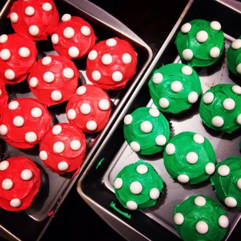 Mario Kart red and green mushroom cupcakes for Duck's 6th Birthday Party. Best Birthday Cupcakes, Mushroom Cupcakes, Mario Kart Party, Birthday Cupcakes Boy, Birthday Breakfast Party, Carnival Games For Kids, Birthday Present Ideas, Birthday Wishes For Her, 6th Birthday Party