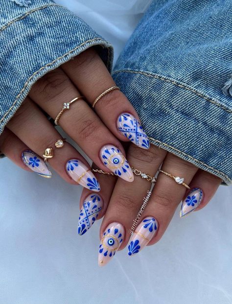 Evil eye nails are an excellent way to keep bad karma away – here are 25 simple designs that we love for spring and summer! This white and blue look is just one manicure idea that we love. Evil Eye Nails, Boho Nails, Hippie Nails, Nailed It, Funky Nails, Dope Nails, Short Acrylic Nails, Cute Acrylic Nails, Blue Nails