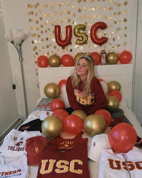 Usc Bed Party, Usc Photoshoot, Usc Acceptance Letter, Usc Acceptance, College Acceptance Bed, Usc Aesthetic, 2024 Memories, College Signing Day, Usc College