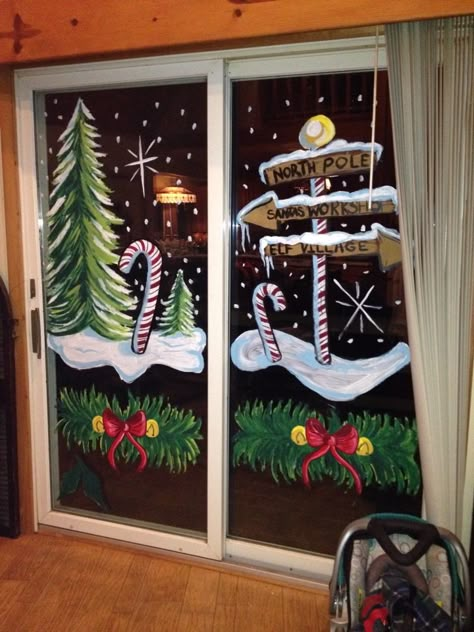 Winter Tree Window Art, Christmas Window Classroom, Window Christmas Art Ideas, Store Front Christmas Window Painting, Painted Window Christmas, Painted Holiday Windows, Window Holiday Painting, Christmas Storefront Window Painting, Winter Christmas Window Painting