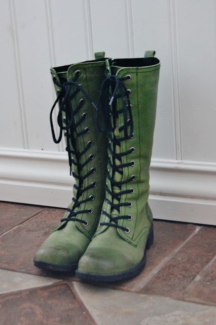 Mint Shoes, Fall Green, Mode Shoes, Green Boots, Green Shoes, Long Boots, Vogue Fashion, Green Lace, Crazy Shoes