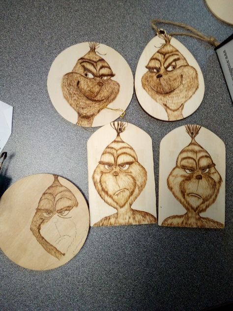 pyrography Grinches. wood burned Grinch ornaments on various wood slices. Grinch Ornaments, Wood Burning Ideas, Wood Burning Crafts, Paracord Bracelets, Wood Slices, Pyrography, Wood Burning, Paracord, Grinch