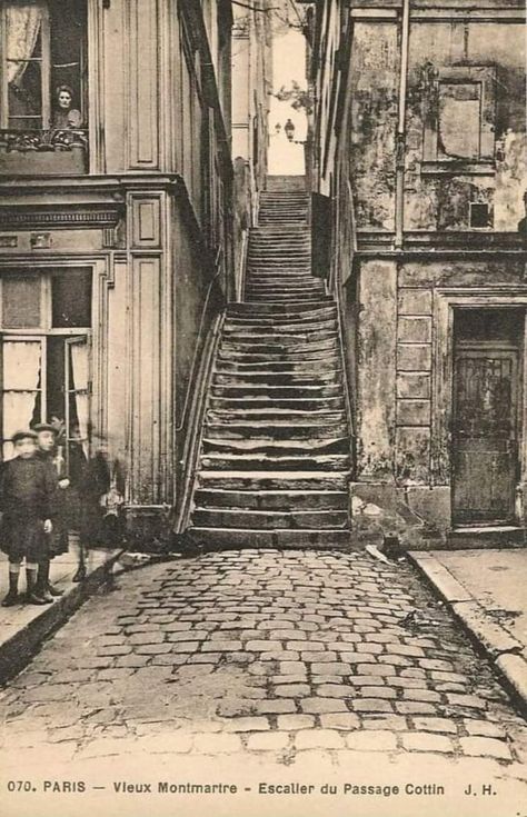 Paris History, Paris 1900, Montmartre Paris, Old Paris, Paris Vintage, Paris Photo, Vintage Paris, Paris Travel, Belle Epoque