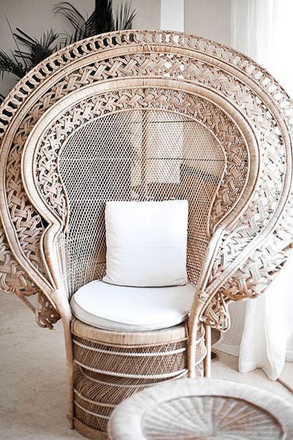 Photo Interior Boho, Peacock Chair, Wicker Decor, Deco Boheme, Bohol, Wicker Furniture, Take A Seat, Wicker Chair, Scandinavian Style