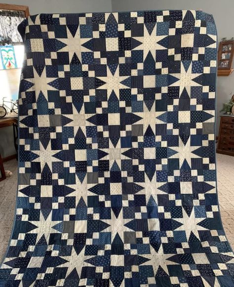 Quilt Stars, Quilt Star, Indigo Quilt, Tiled Quilt, Bright Quilts, Two Color Quilts, White Quilts, Quilt Square Patterns, Geometric Quilt