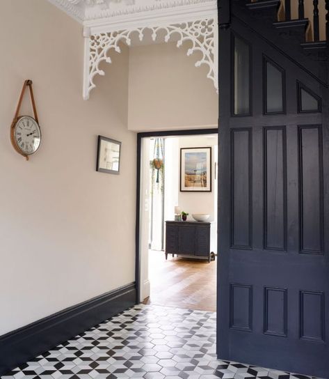 Step inside this stylishly renovated Edwardian semi in Bristol Edwardian Features, Dream Hallway, Edwardian House Interior, Edwardian Decor, Edwardian Architecture, Modern Brick House, Victorian Apartment, 25 Beautiful Homes, Barn Renovation