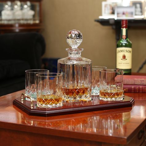 Galway Irish Crystal Longford Whiskey Decanter & 4 Glasses Tray Set Scotch Whiskey Drinks, Scotch Whiskey Cocktails, Decanter Tray, Whiskey Table, Decanter Display, Apt Kitchen, Bandeja Bar, Whiskey Room, Bar Stuff