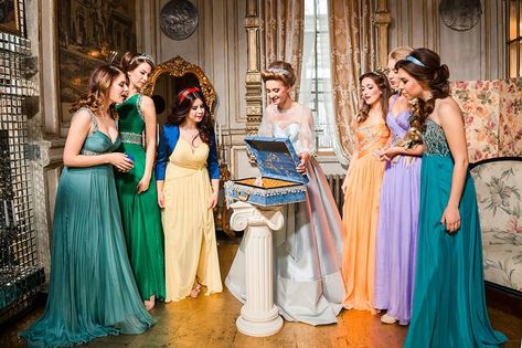 Cinderella’s story revolves around the little glass slipper. So how about you give it a go too? Have your bridesmaid squad help you get the most epic pic of all time! Click  to see more Disney inspired weddings! #topfive #top5 #disney #wedding #weddinginspiration #weddingideas Disney Princess Bridesmaids, Disney Bridesmaids, Disney Princess Wedding, Frugal Wedding, Princess Bridesmaid Dress, Disney Bridal Showers, Disney Inspired Wedding, Beau Film, Disney Wedding Theme