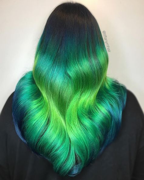 Shine Line Hair Color, Shine Line Hair, Northern Lights Hair, Color Block Hair, Mermaid Hair Color, Cabello Hair, Hair Color Crazy, Faux Locs Hairstyles, Dye Hair