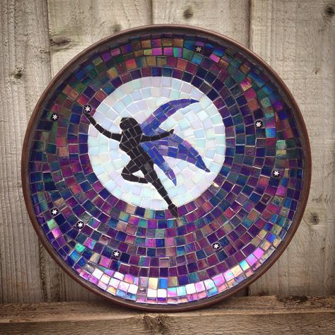 Glass mosaic on a wooden bowl, fairy in the moonlight by fatpoppycat Alice In Wonderland Mosaic, Mosaic Mushrooms Diy, Mosaic Fairy House, Mosaic Mushrooms, Fairy Mosaic Pattern, Fairy Mosaic, Witchy Mosaic, Mosaic Fairy, Clay Trays