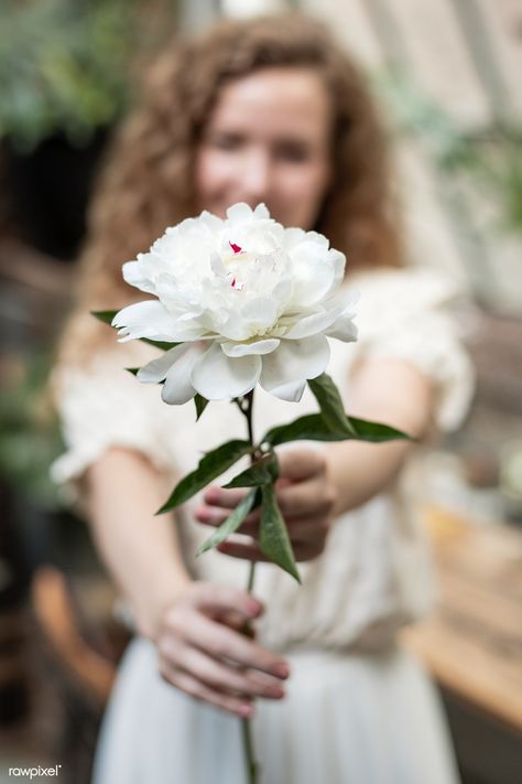 Woman with a white paeonia snowboard flower | premium image by rawpixel.com / Teddy Rawpixel Peonies White, Woman Flower, Ideas Jewelry, Ring Jewelry, Flower Gift, Jewelry Ideas, Peonies, Silver Ring, White