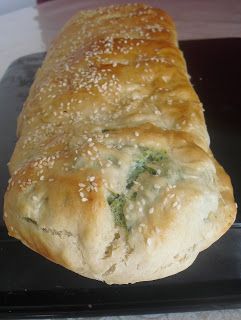 Broccoli and Cheese Stromboli Broccoli And Cheese Stromboli, Veggie Stromboli Recipe, Broccoli Stromboli, Vegetable Pastry, Cheese Stromboli Recipe, Stromboli Recipes, Calzone Recipe Easy, Cheese Stromboli, Cheese Calzone