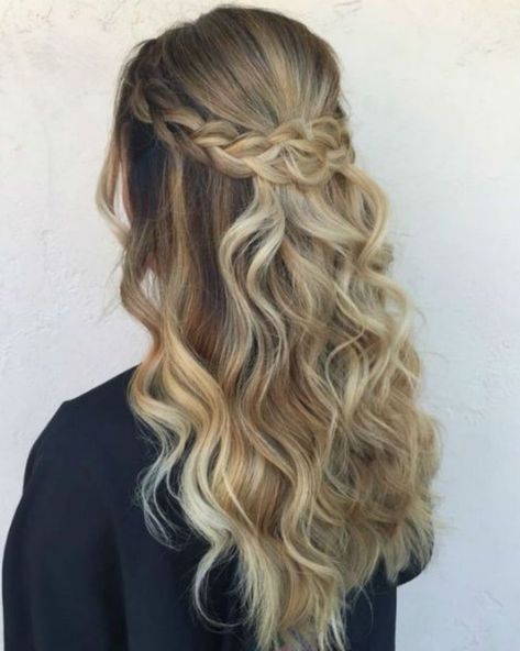 Braid Half Up, Braid Half Up Half Down, Lazy Day Hairstyles, Braided Half Up, Fishtail Braid, Beautiful Braids, Penteado Cabelo Curto, Braid Hairstyles, Long Wavy Hair