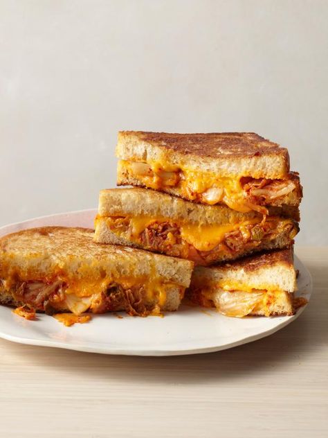 Kimchi Grilled Cheese, Lunch Sandwich Recipes, Easy Grilled Cheese, Perfect Banana Bread, Perfect Grilled Cheese, Grilled Ham And Cheese, Making Grilled Cheese, Grill Cheese Sandwich Recipes, Cheese Sandwich Recipes