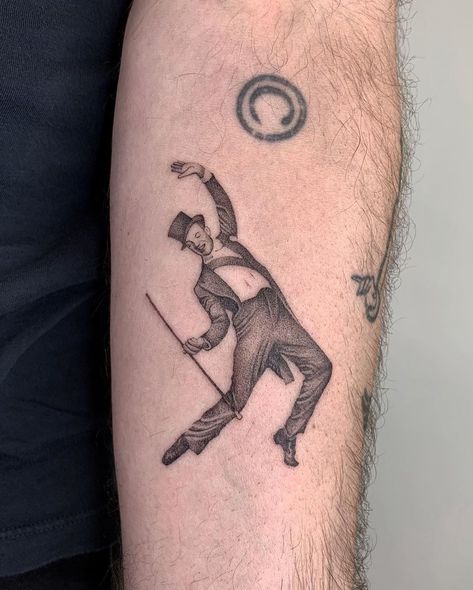 희🎗 on Instagram: “Fred Astaire Done at @comewhatmay.la . WARSAW 06-10.08 BERLIN 14-20.08 Contact me via Email. <tattooistchi@gmail.com>” Movie Themed Tattoos, Hong Kong Tattoo, Run Forrest Run, Painting Tattoos, Themed Tattoos, Forest Gump, Movie Tattoo, Movie Tattoos, Theme Tattoo