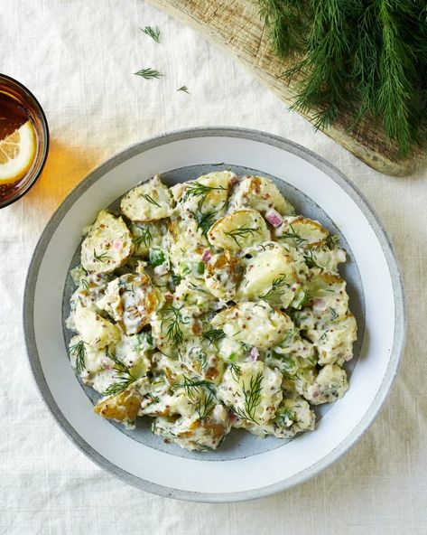 Ina Garten Potato Salad, Salad Cobb, Ranch Potato Salad, Best Veggie Burger, Dill Potatoes, Potato Salad Dressing, French Potatoes, Potato Salads, Creamy Potato Salad