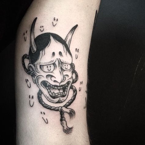 2 Mask Tattoo, Hannya Maske Tattoo, Hand Heart Tattoo, Hannya Maske, Japanese Mask Tattoo, Oni Mask Tattoo, Oni Tattoo, Small Wave Tattoo, Hannya Mask Tattoo